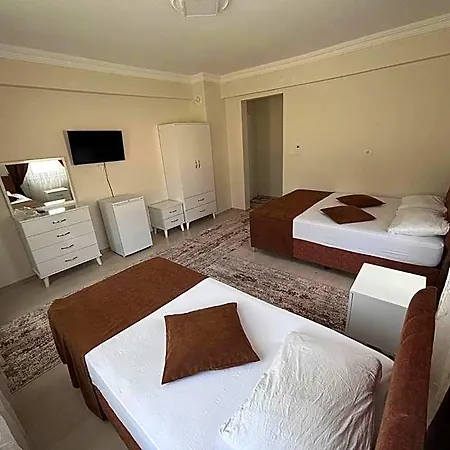 Paradise House Ξενοδοχείο 4*