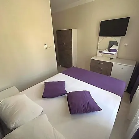 Ξενοδοχείο Paradise House 4*