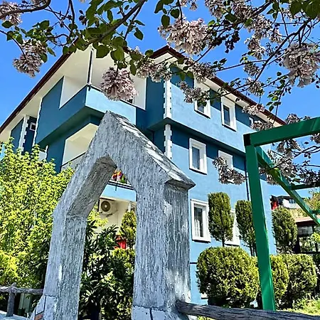 Aparthotel Paradise House